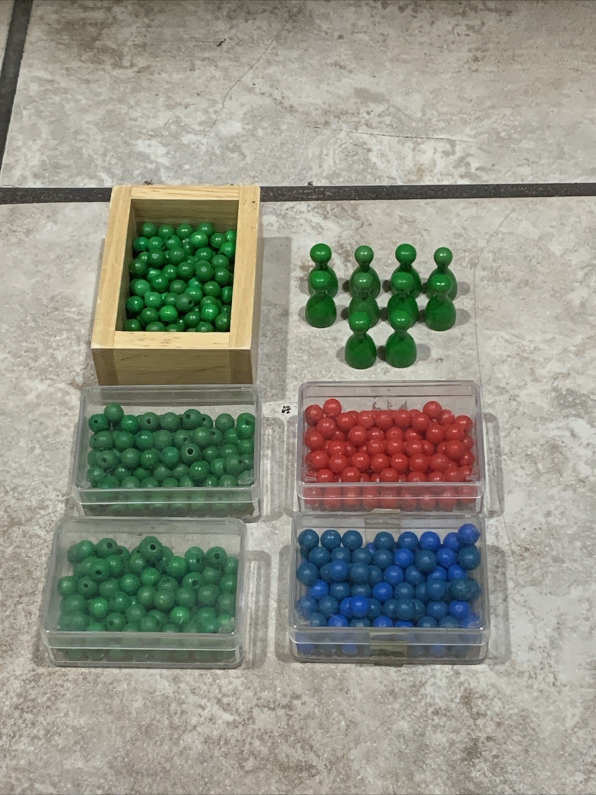 Lot Of Montessori Counting Beads And Markers Blue Red And Green Wood & Plastic