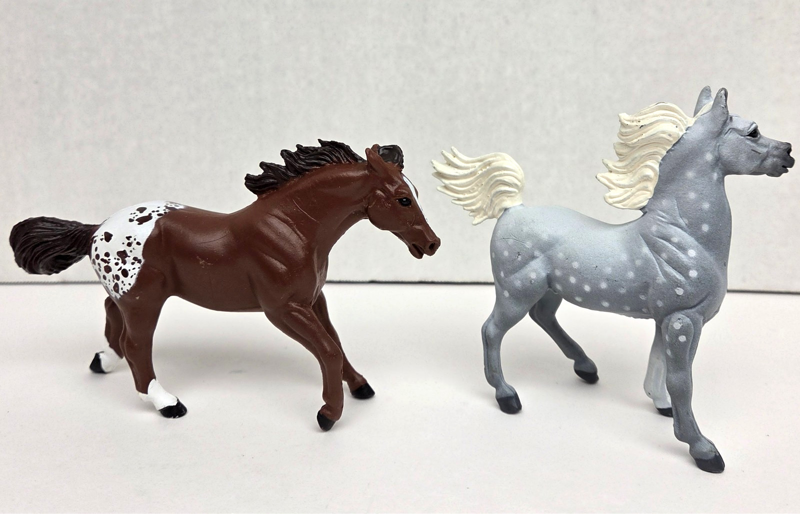 Vintage SAFARI LTD. Hard Plastic PVC Toy Horses Foal Arabian Lot of 6 – 1997