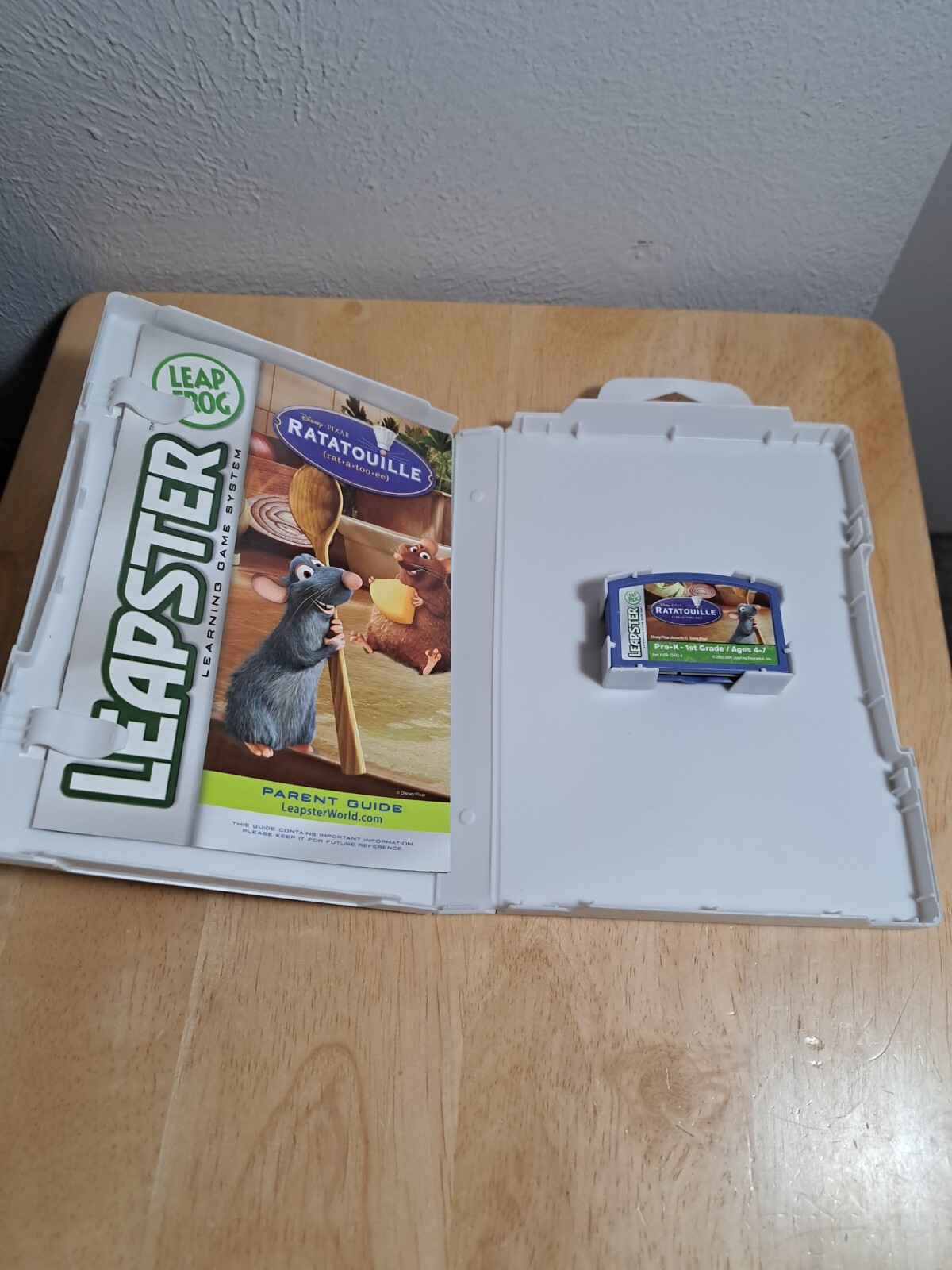 5 Leapster Disney Cars,Toy Story3,Ratatouile,The princess the frog,Tangle Games