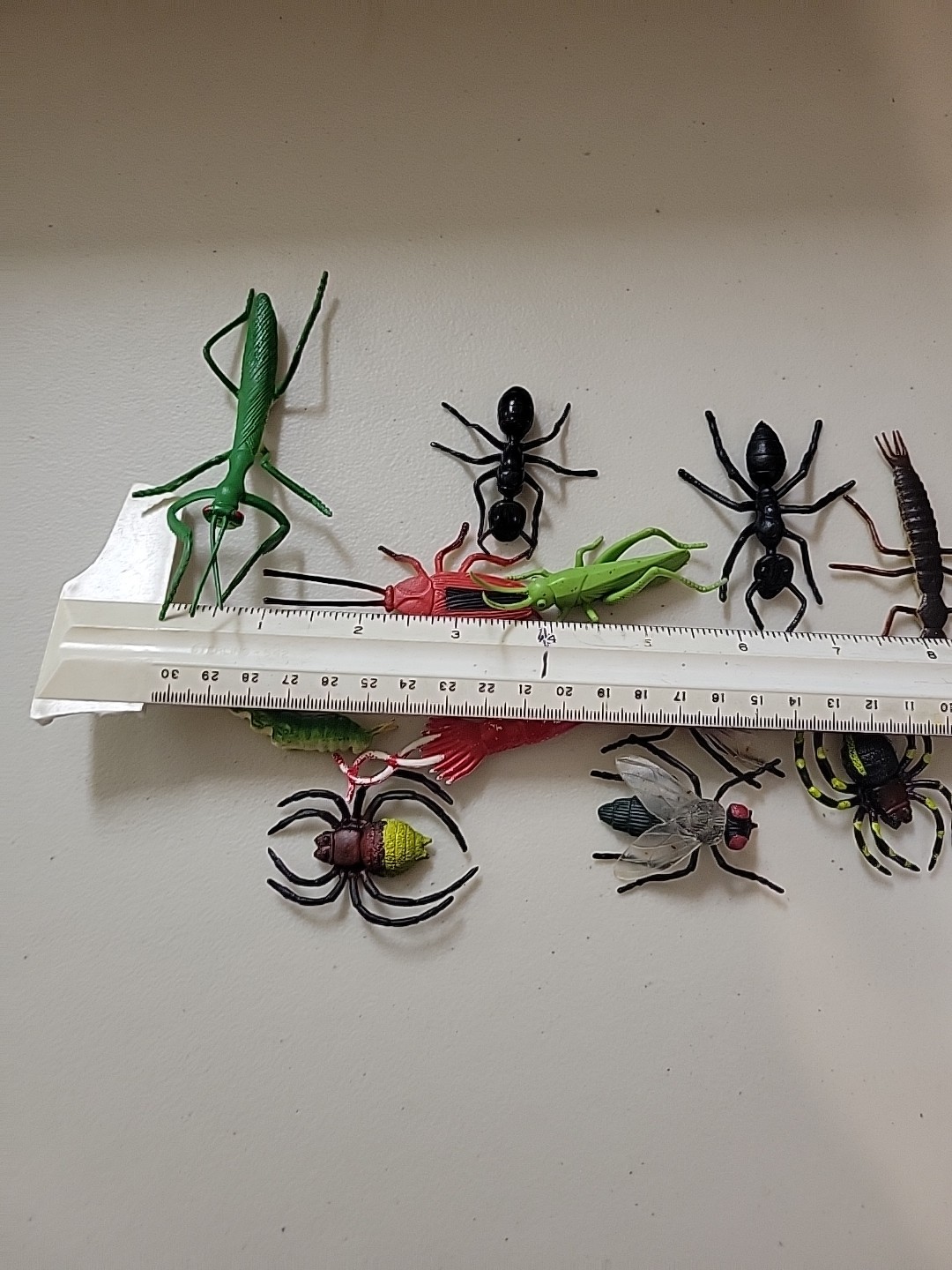 Mixed Lot of Rubber Plastic Spider fly ant Insects Bugs Toy Figures