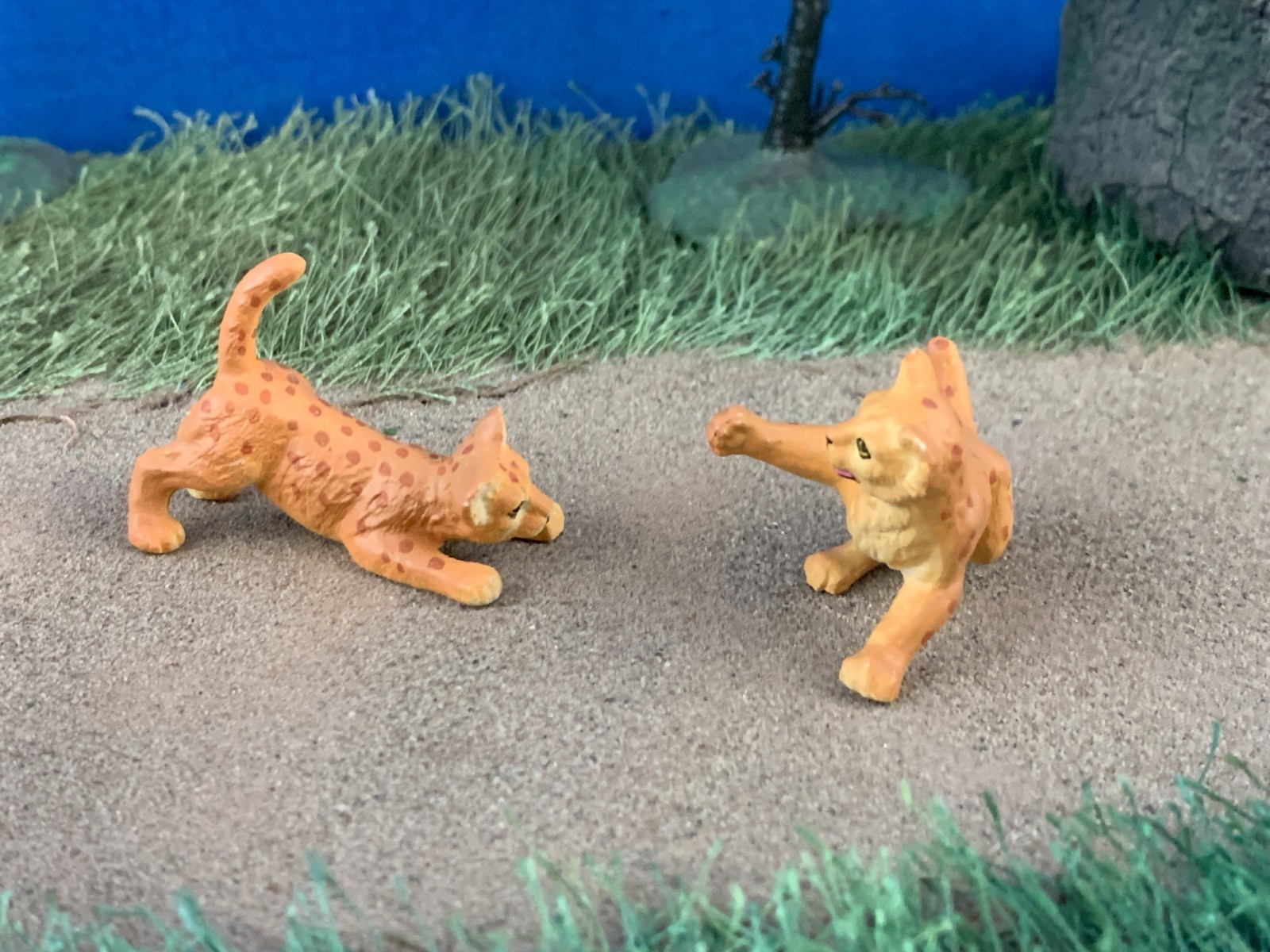 Elastolin by Preiser 47507 Lion cubs (2), playing Wild Animal Figures 1:25 scale