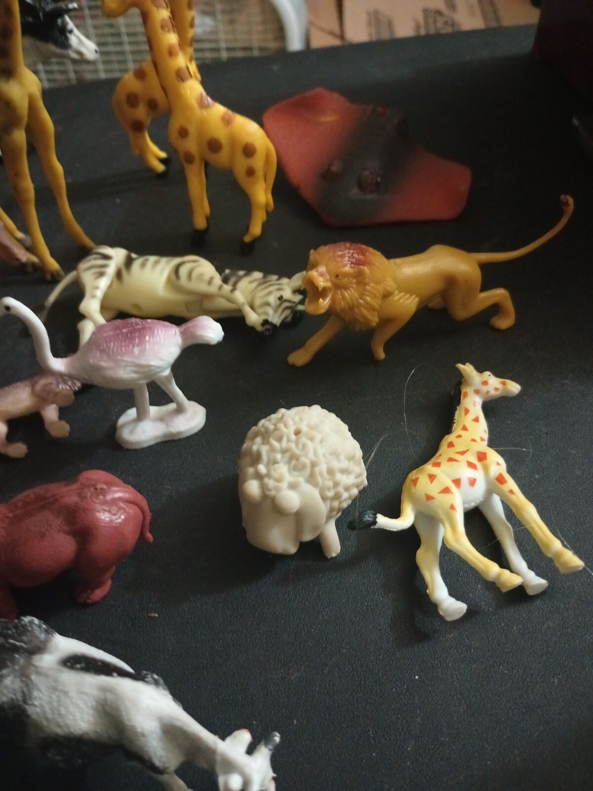 Miniature Vintage Plastic toy Lion’s Tiger Cows Horses Hipposarge Lot Mixed