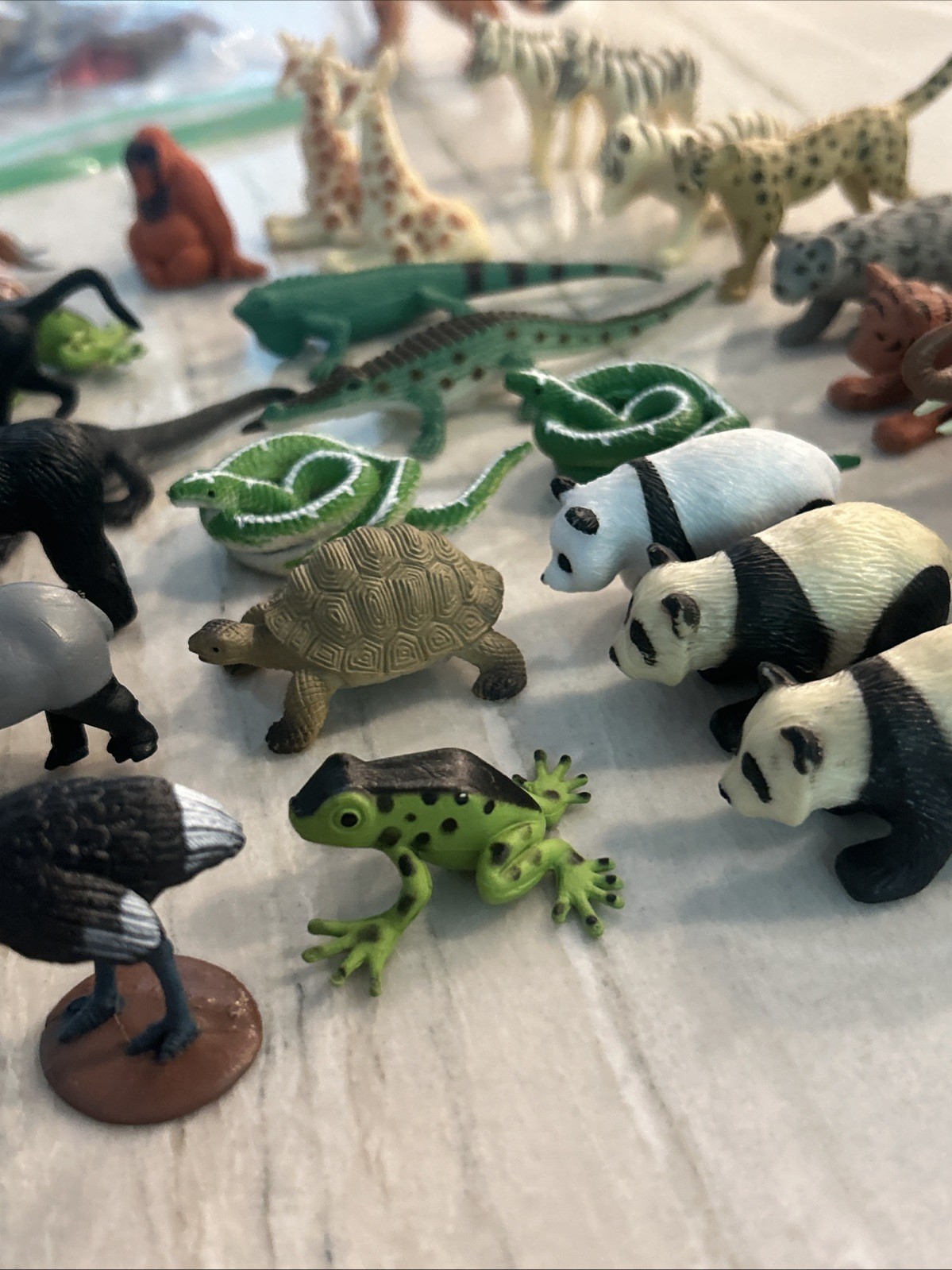 K&M Animal Plastic Figures Zoo Wild Animals Lot (32)